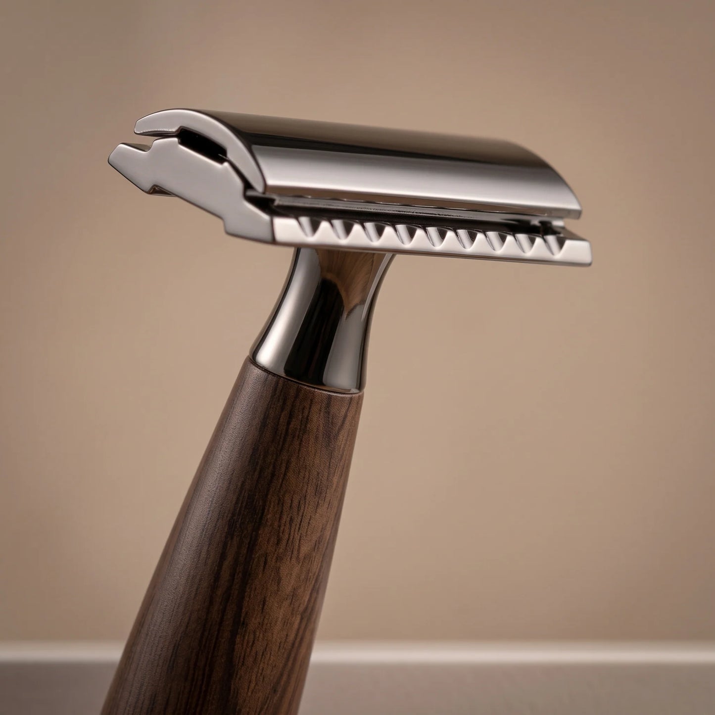 Double-Edge Safety Razor Weighted Wood-Grain Handle