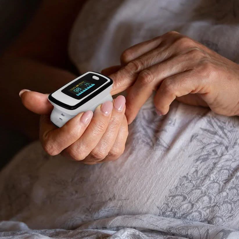 Finger Pulse Oximeter One-Button OLED Display Lightweight