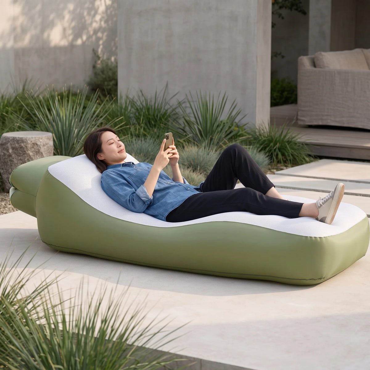 Inflatable Lounger Full-Length Breathable Mesh Center