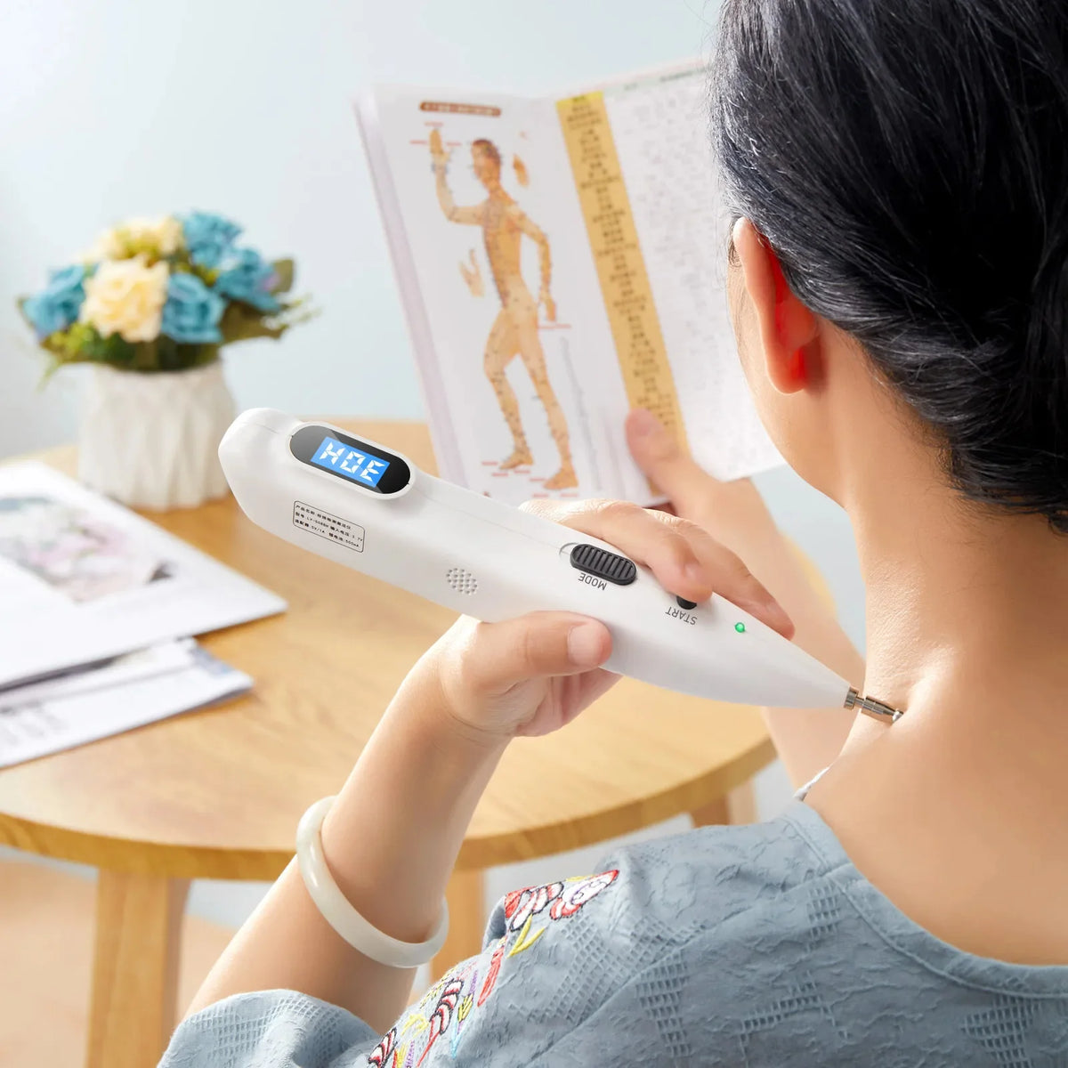 Pulse Massage Pen 9-Level USB Rechargeable Interchangeable Probes