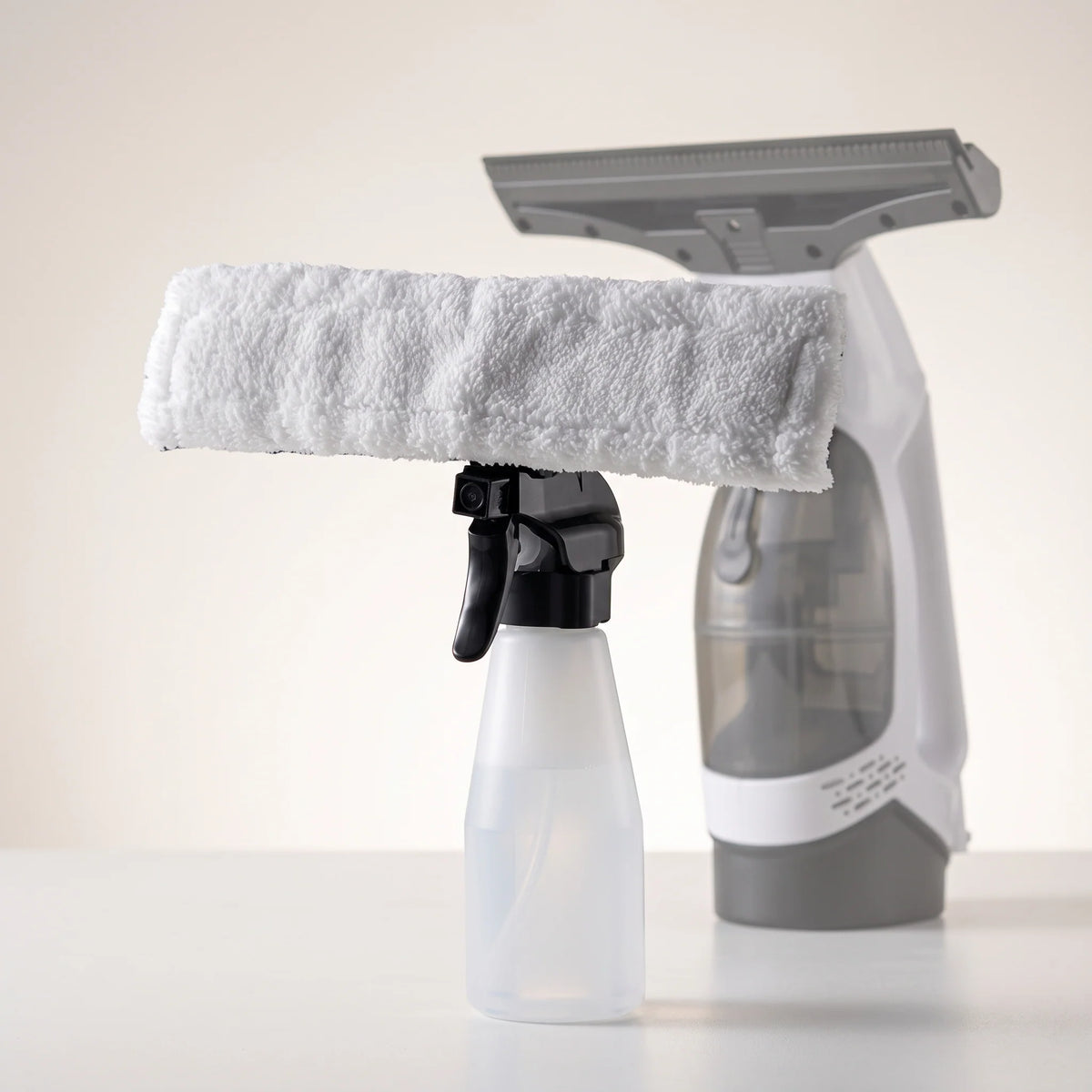 Window Vacuum Cleaner Cordless Telescopic Handle & Squeegee
